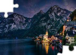Austria, Góry, Alpy Salzburskie, Jezioro Hallstattersee, Miasteczko Hallstatt, Oświetlone, Domy, Kościół, Noc