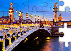 Francja, Paryż, Most Aleksandra III, Latarnie, Rzeka Sekwana
