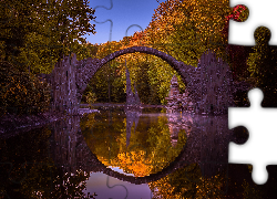 Most, Devils Bridge, Wieczór, Zachód słońca, Jezioro, Rakotz Lake, Jesień, Saksonia, Park Rododendronów Kromlau, Niemcy