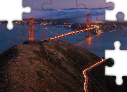 Most Golden Gate Bridge, Cieśnina Golden Gate, Stan Kalifornia, Stany Zjednoczone, Miasto, San Francisco, Światła, Noc, Chmury