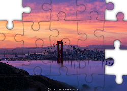 Most Golden Gate, Cieśnina Golden Gate, San Francisco, Kalifornia, Stany Zjednoczone, Mgła, Wschód słońca