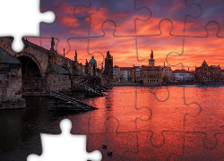 Czechy, Praga, Rzeka Wełtawa, Most Karola, Domy, Wschód słońca