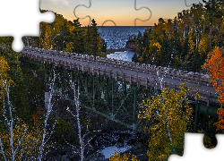 Jesień, Drzewa, Park Stanowy Tettegouche, Most, Tettegouche Bridge, Jezioro, Superior Lake, Stany Zjednoczone