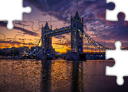 Anglia, Londyn, Rzeka Tamiza, Most, Tower Bridge, Ławki, Latarnie, Chmury, Wschód słońca