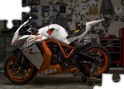 Motocykl, KTM 1190 RC8 R