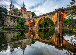 Rzeka Tamega, Most, Ponte Sao Goncalo, Kościół, Klasztor, Drzewa, Odbicie, Amarante, Portugalia