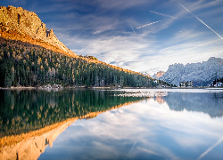 Góry, Dolomity, Jezioro, Misurina Lake, Las, Drzewa, Domy, Grand Hotel Misurina, Cortina dAmpezzo, Włochy