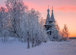 Rosja, Karelia, Wieś Chelmuzhi, Cerkiew, Drzewa, Zima, Śnieg