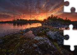 Jezioro Ładoga, Drzewa, Skały, Zachód słońca, Karelia, Rosja