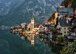 Domy, Kościół, Góry, Alpy Salzburskie, Jezioro Hallstattersee, Hallstatt, Austria