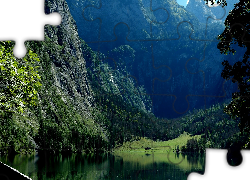 Jezioro Konigssee, Park Narodowy Berchtesgaden, Lasy, Drzewa, Góry, Alpy Berchtesgadeńskie, Bawaria, Niemcy