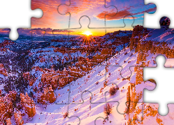 Stany Zjednoczone, Utah, Park Narodowy Bryce Canyon, Góry, Skały, Promienie słońca, Zima