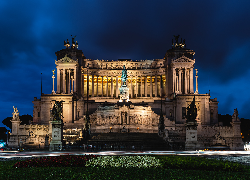 Włochy, Rzym, Plac Wenecki, Monument, Pomnik Wiktora Emanuela II, Noc, Światła Budowla