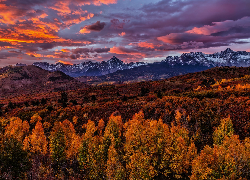 Jesień, Góry, Drzewa, Las, Chmury, Wzgórza, Zachód słońca, Kolorado, Stany Zjednoczone