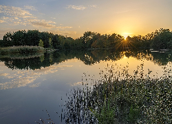 Góry, Jezioro, Drzewa, Zachód słońca