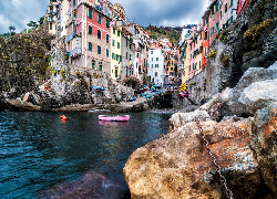 Morze, Skały, Kamienie, Łańcuchy, Łodzie, Kolorowe, Domy, Gmina, Riomaggiore, Cinque Terre, Włochy