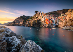 Riomaggiore, Cinque Terre, Włochy, Domy, Góry