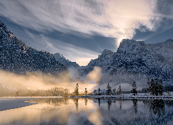 Zima, Jezioro Almsee, Góry, Drzewa, Mgła, Wschód słońca, Austria