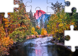 Stany Zjednoczone, Kalifornia, Park Narodowy Yosemite, Jesień, Rzeka Merced, Drzewa, Góry, Góra Half Dome