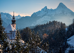 Drzewa, Góry, Alpy Salzburskie, Kościół, Zima, Sanktuarium Maria Gern, Berchtesgaden, Bawaria, Niemcy