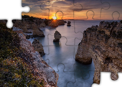 Wybrzeże, Skały, Chmury, Wschód słońca, Morze, Ocean Atlantycki, Region Algarve, Portugalia