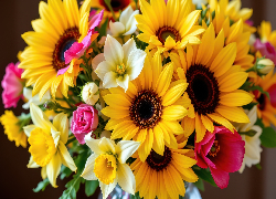 Kwiaty, Słoneczniki, Narcyzy, Bukiet