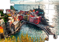 Włochy, Vernazza, Kolorowe, Domy, Zatoka, Morze Liguryjskie, Park Narodowy Cinque Terre