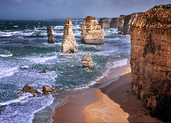 Kolumny, Wapienne, Dwunastu Apostołów, Klif, Cieśnina Bassa, Morze, Skały, Wybrzeże, Chmury, Park Narodowy Port Campbell, Australia