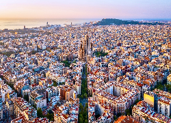 Hiszpania, Barcelona, Z lotu ptaka, Domy, Kościół, Sagrada Familia, Panorama, Zdjęcie miasta