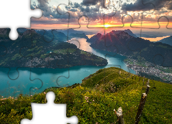 Zachód słońca, Chmury, Góry, Alpy Szwajcarskie, Jezioro Czterech Kantonów, Roślinność, Szwajcaria