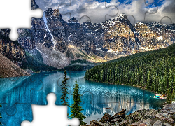 Kanada, Prowincja Alberta, Park Narodowy Banff, Jezioro Moraine, Góry, Drzewa