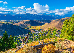 Konar, Dolina, Wzgórza, Góry, Teton Range, Niebo, Chmury, Miasto Jackson, Wyoming, Stany Zjednoczone