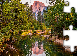 Stany Zjednocznone, Kalifornia, Park Narodowy Yosemite, Góry, Szczyt Half Dome, Rzeka, Drzewa, Odbicie