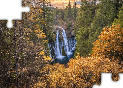 Wodospad, Burney Falls, Jesień, Park Stanowy McArthur Burney Falls, Drzewa, Kalifornia, Stany Zjednoczone