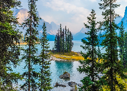 Kanada, Park Narodowy Jasper, Drzewa, Góry, Jezioro, Maligne Lake, Wyspa Spirit Island
