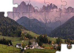 Włochy, Santa Maddalena, Dolina Val di Funes, Góry Dolomity, Wzgórza, Drzewa, Domy, Mgła