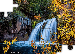 Stany Zjednoczone, Arizona, Wodospad, Fossil Creek Falls, Jesień, Drzewa, Skały
