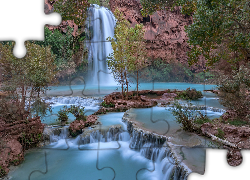 Wodospad Havasu Falls, Rzeka Havasu Creek, Park Narodowy Wielkiego Kanionu, Kanion, Skały, Drzewa, Arizona, Stany Zjednoczone