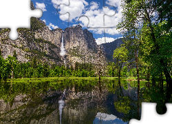 Park Narodowy Yosemite, Góry, Sierra Nevada, Wodospad Yosemite, Zielone, Drzewa, Rzeka, Kalifornia, Stany Zjednoczone