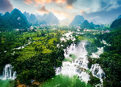 Góry, Wzgórza, Wodospady, Ban Gioc Falls, Domy, Drzewa, Chmury, Wietnam