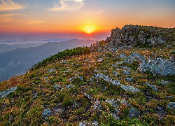 Polska, Góry, Beskidy, Babia Góra, Skały, Kamienie, Wschód Słońca, Mgła