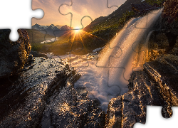 Norwegia, Dolina Vengedalen, Wschód słońca, Wodospad, Góry, Skały