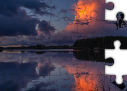 Jezioro Korpijarvi, Zachód słońca, Lasy, Chmury, Odbicie, Mantyharju, Finlandia