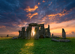 Kromlech Stonehenge, Kamienie, Równina Salisbury, Niebo, Zachód Słońca, Hrabstwo Wiltshire, Anglia