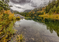 Góry Skaliste, Jesień, Drzewa, Jezioro, Officers Gulch Pond, Kolorado, Stany Zjednoczone