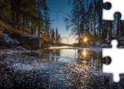 Finlandia, Region Pirkanmaa, Valkeakoski, Kanał, Zima, Rzeka, Drzewa, Promienie słońca
