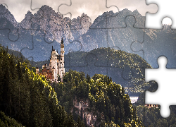 Niemcy, Bawaria, Zamek Neuschwanstein, Góry Alpy, Lasy, Drzewa