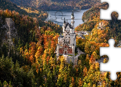 Niemcy, Bawaria, Schwangau, Zamek Neuschwanstein, Jesień, Drzewa, Jezioro Alpsee