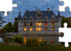 Francja, Zamek w Azay-le-Rideau, Rzeka Indre, Wieczór