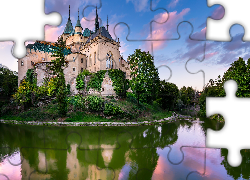 Zamek w Bojnicach, Drzewa, Chmury, Bojnice, Słowacja